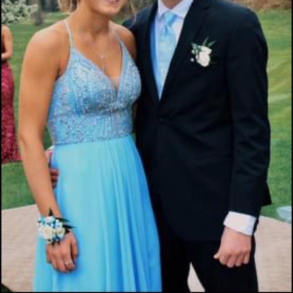 Prom dress - Picture 2 of 5